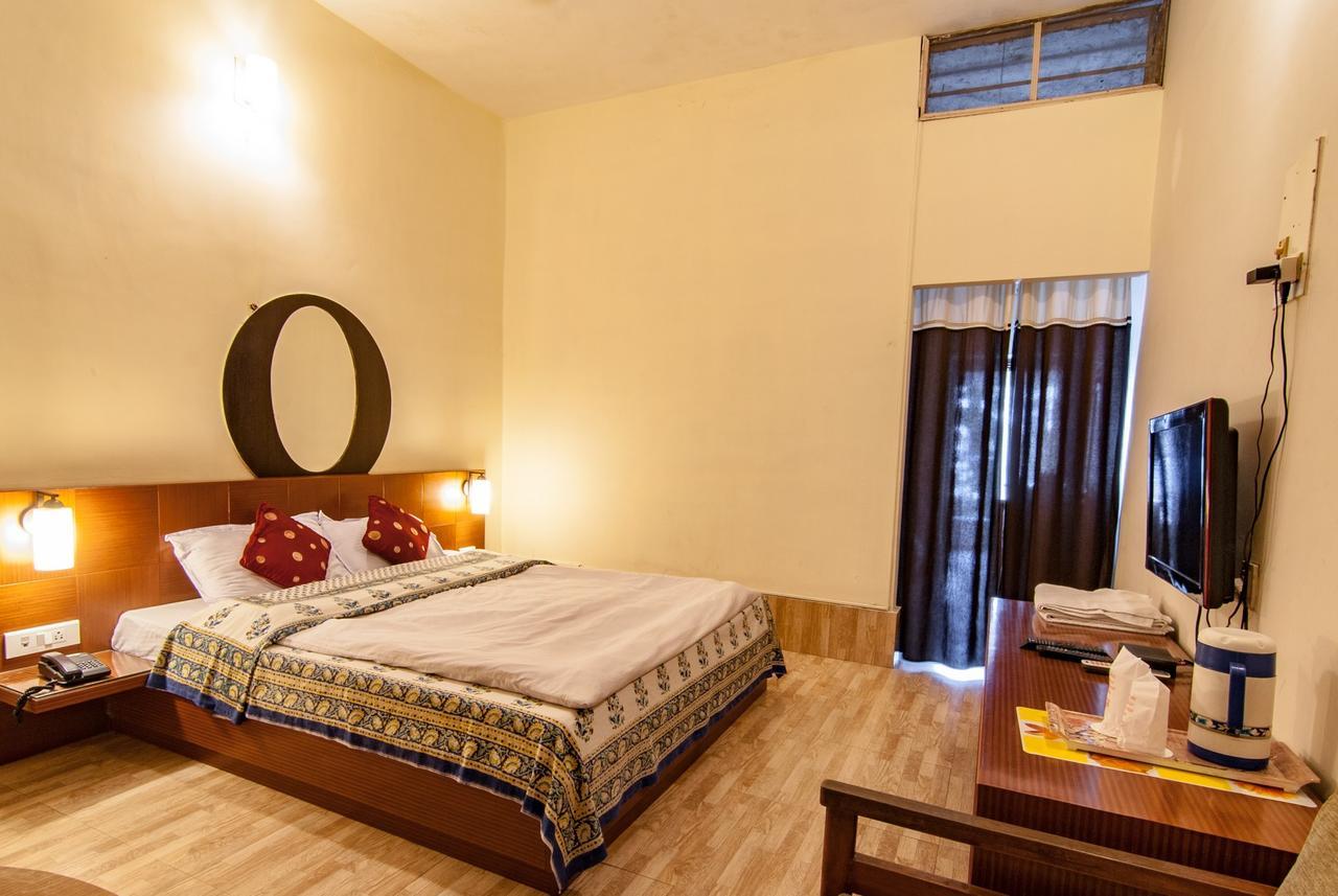 Hotel Jyoti Forbesganj Kültér fotó